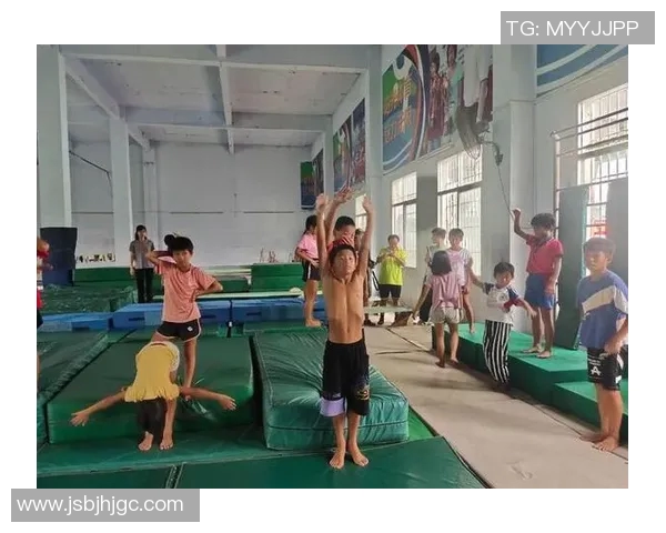 足球明星背后的故事网红母亲如何助力儿子成就辉煌职业生涯