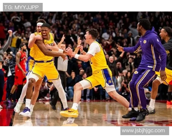 湖人队与猛龙队历史交锋战绩分析及近期表现对比